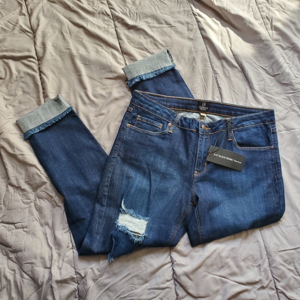 Distressed Fray Hem Jeans